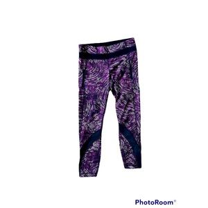 EUC Lululemon Inspire Tight II Special Edition Seawheeze - fuchsia/black -size 8